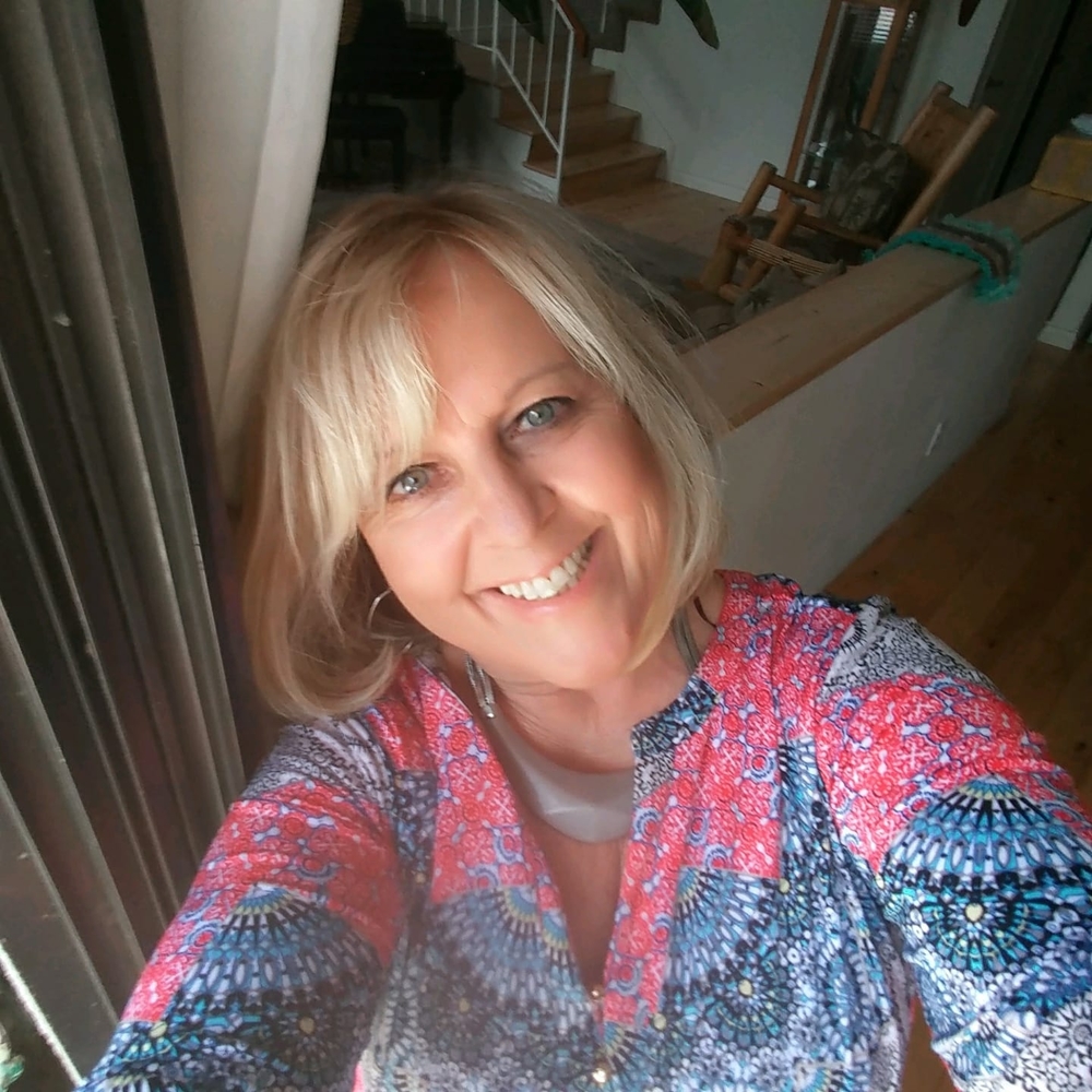 Meet your Posher, Caroline